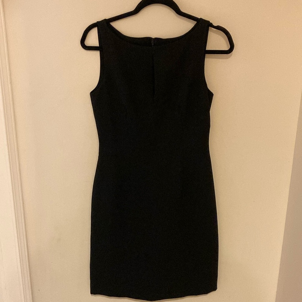 BCBG MAX AZRIA Essentials LBD Keyhole Bodice Black 6